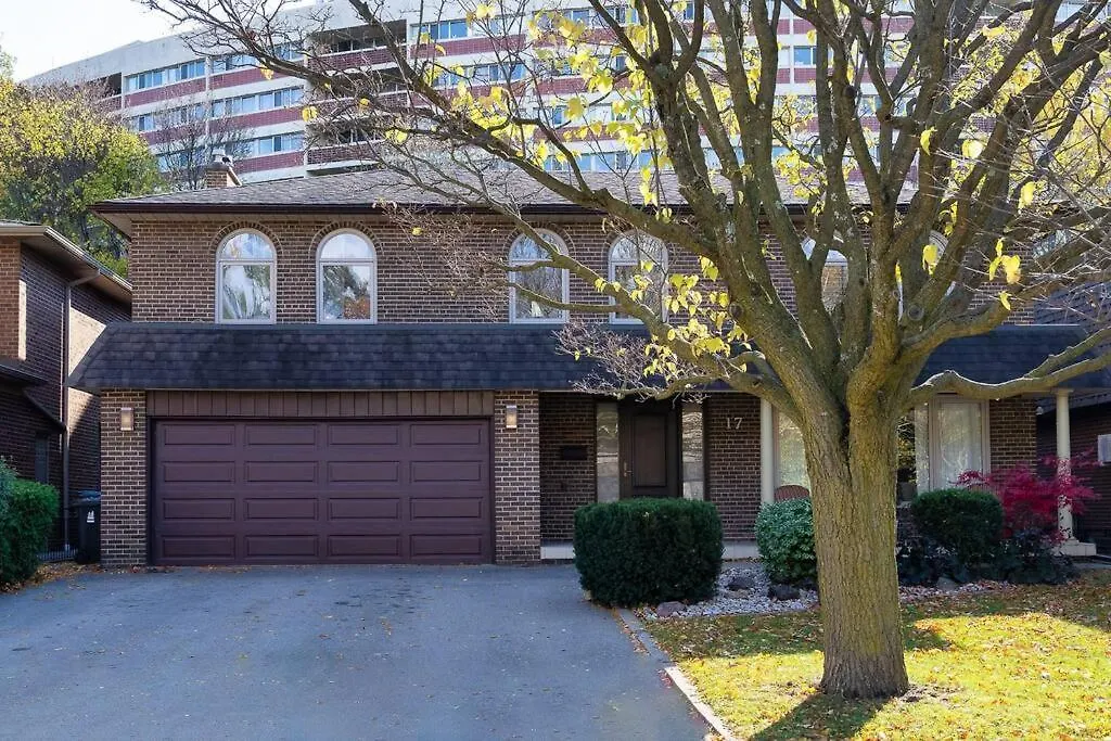 Private Bedroom In A House Close To Subway With Free Parking Toronto Holiday home