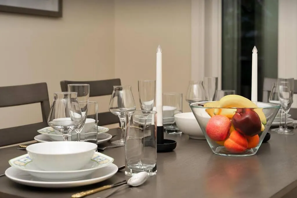Holiday home Private Bedroom In A House Close To Subway With Free Parking Toronto