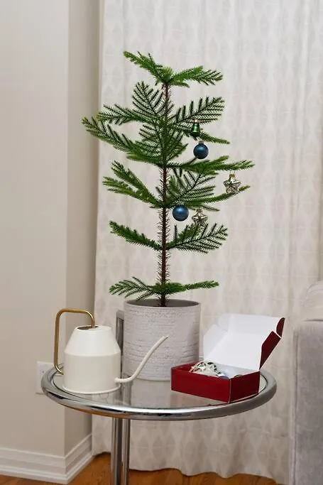Holiday home Private Bedroom In A House Close To Subway With Free Parking Toronto