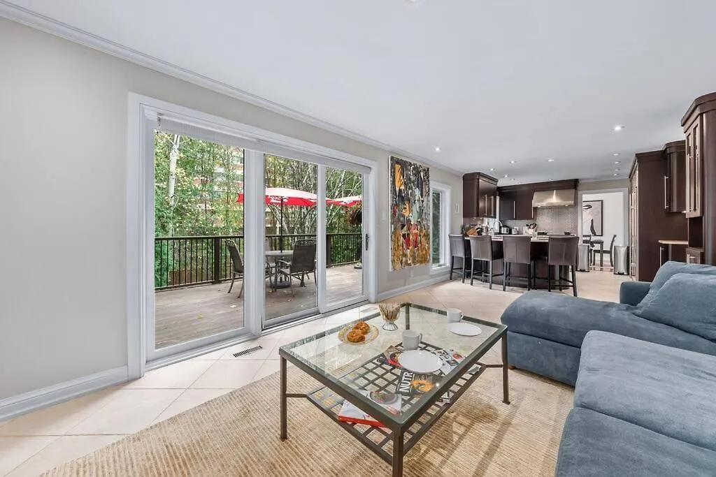 Holiday home Private Bedroom In A House Close To Subway With Free Parking Toronto